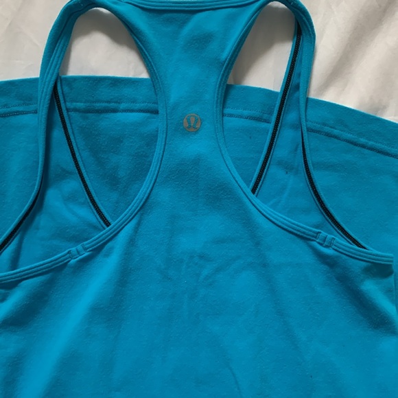 Blue lululemon tank top - Picture 3 of 4